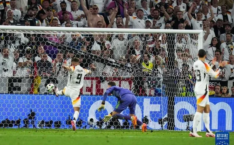 焦点娱乐下载手机版百度众测揭秘足球明星真实身份，轻松猜出真正的足球运动员名字！